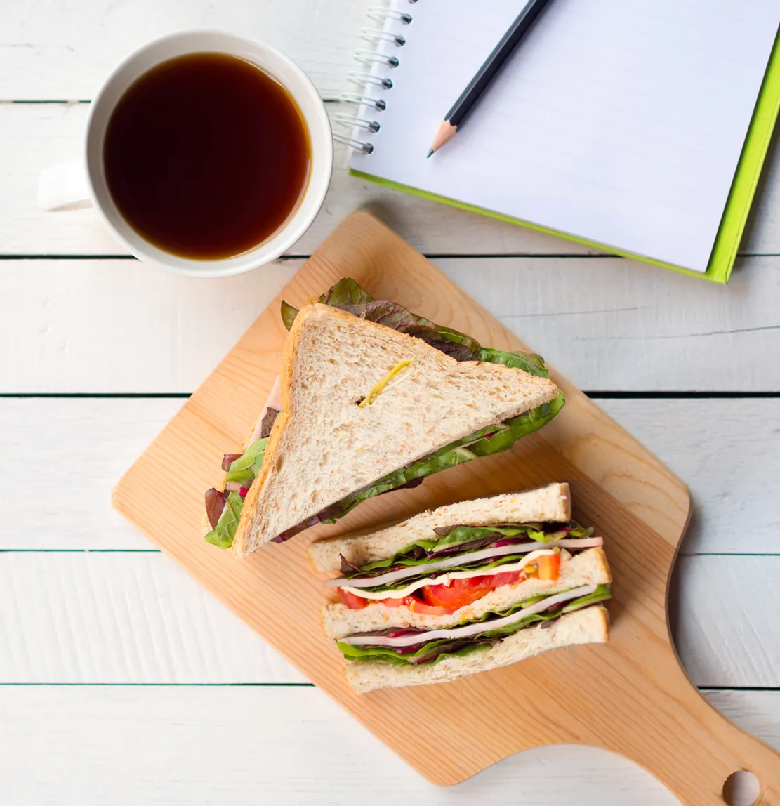 sandwich-top-view office